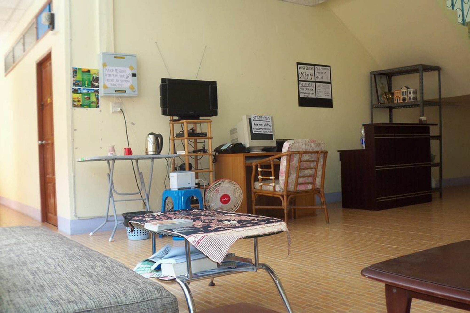 D'S Corner & Guesthouse Phuket Buitenkant foto